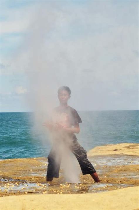 Jadi para wisatawan bisa puas explore dan jelajah keindahan, spot dan wahana menarik di pantai kece satu ini. Touring Motor dari Solo ke Bromo dan Pantai Klayar, Berani ...