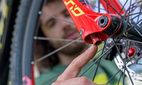 10 bike tips & hacks for mtb, road, and beyond. Suspension Tech: Yanick-the-Mechanic's setup tips & tricks ...