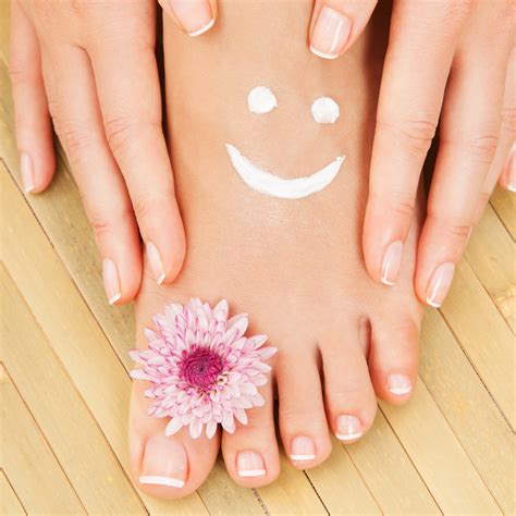 45+ bonitas modelos de uñas para pies mariposas. Cuidados básicos para cuidar los pies.Consigue pies bonitos y cuidadosBelleza & Bienestar