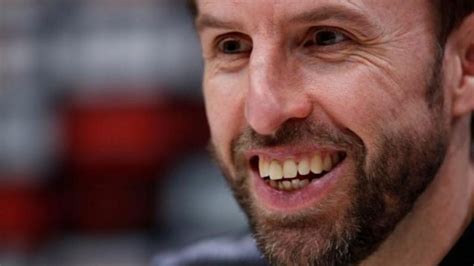 Seleção de inglês aplicativos que compilam artigos em inglês sobre o conteúdo do assunto. Gareth Southgate convoca seleção inglesa jovem para Copa ...