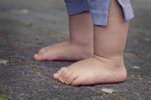 Nah, untuk mengetahui informasinya lebih jelas, berikut popmama.com telah merangkum ulasan jika tidak segera ditangani, bayi bisa saja mengalami sawan, kejang dan mengigau. Doa Untuk Bayi Yang Baru Lahir yang Dianjurkan ...