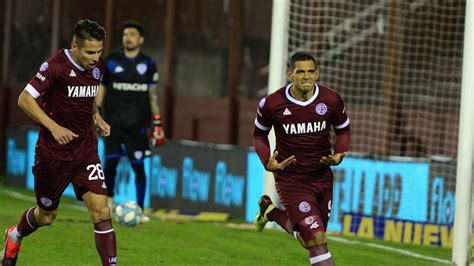 Participó con una subida en el cuarto gol. Vélez Sarsfield Vs Lanús / Velez Sarsfield Perdio 1 0 Ante ...