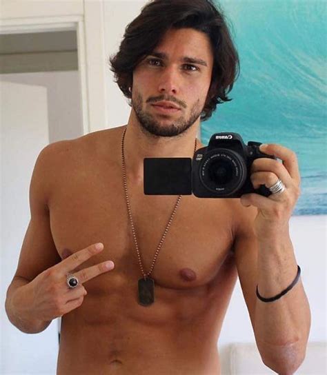In una storia su instagram prende spunto dal post dell'ex fidanzato per . Luca Onestini del Grande Fratello Vip 2 è salvo: non ha ...