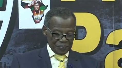 Mangosuthu buthelezi — mangosuthu ( gatsha ) buthelezi (né le 27 août 1928 à mahlabathini dans le zoulouland au sein de la province du natal) est un prince zoulou et un homme politique d afrique. Ingonyama Trust slates land expropriation - SABC News ...