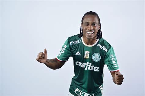 Plantel estatística de jogadores calendário história quadro de honra jogadores formados no clube lista de jogadores. Após fim de contrato, Arouca se despede e agradece torcida ...