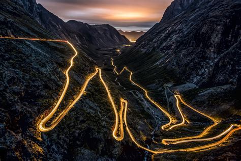 The troll ladder) is a mountain road in rauma, norway, part of norwegian national road 63 connecting åndalsnes in rauma and valldal in norddal. Trollstigen bei Nacht Foto & Bild | europe, scandinavia ...