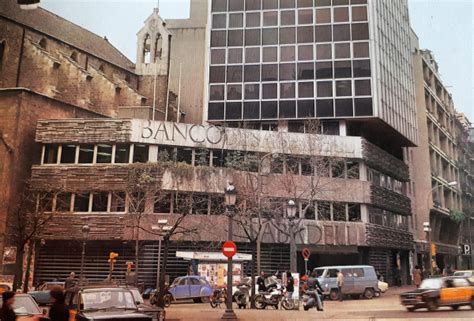 Construidos, distribuidos en comedor muy luminoso con salida a. La primera oficina de Banco Sabadell en Barcelona cumple ...