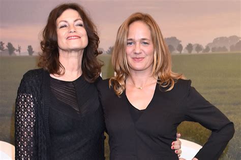 We did not find results for: "Pastewka" feiert Premiere der neuen Staffel mit Anke ...