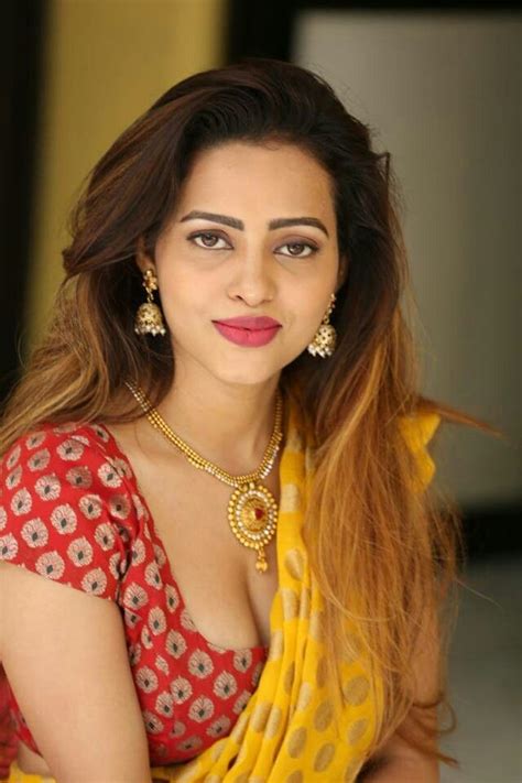Beautiful cute innocent sweet passionate saree blouse naval kisscleavage. Like it | Beauty girl, Beautiful indian actress, Desi beauty