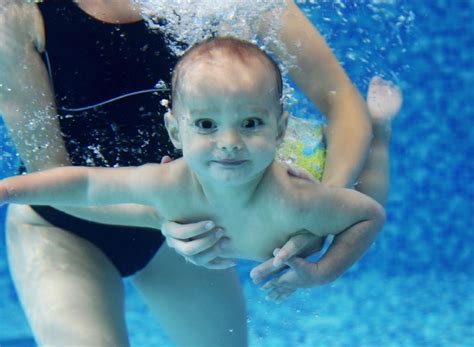 The trainer made an ice bath for the injured athlete. Aqua Baby The Advantage Aqua Baby program allows parents ...