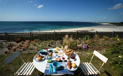 Maison face a la mer. Et si on prenait le petit déjeuner face à la mer ? Tentant ...