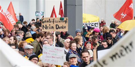 Nun hat das bundesverfassungsgerichts in karlsruhe darüber entschieden. Berliner Mietendeckel: Der richtige Zoff kommt erst - taz.de