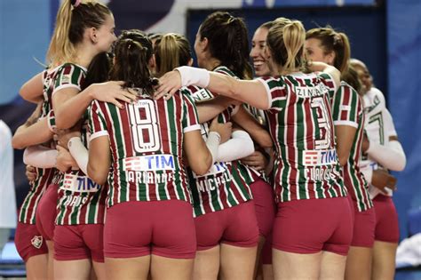 Os clubes brasileiros de vôlei feminino ainda não sabem quando voltarão a jogar. Vôlei feminino, Pinheiros x Fluminense: veja fotos ...