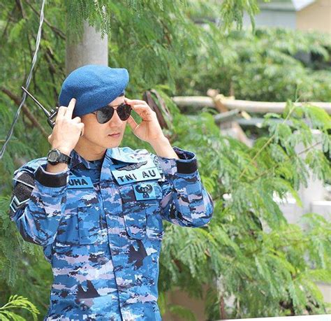 Pria asal sabang, aceh, ini kerap mengunggah foto kerennya saat. 5 Tentara Ganteng yang Bikin Pengen Dijagain Terus, Jumlah ...