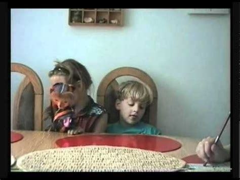 Philipp mickenbecker war ein kämpfer, hielt seine treuen fans stets über seinen philipp mickenbecker war ein kämpfer, aufgeben kam für ihn nie infrage. Philipp spielt mit seiner Schwester ein Kasperltheater - YouTube