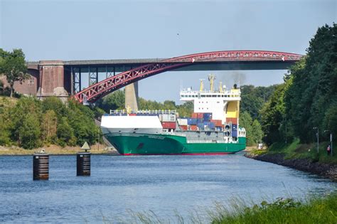 De la wikipedia, enciclopedia liberă. Levensau bridge, Kiel Canal, GERMANY - IMO 9372200 ...