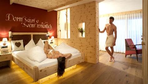 Carrie is invited to stay with a married friend and her husband, peter, at their beach house. Camera romantic - Picture of ABINEA Dolomiti Romantic SPA ...