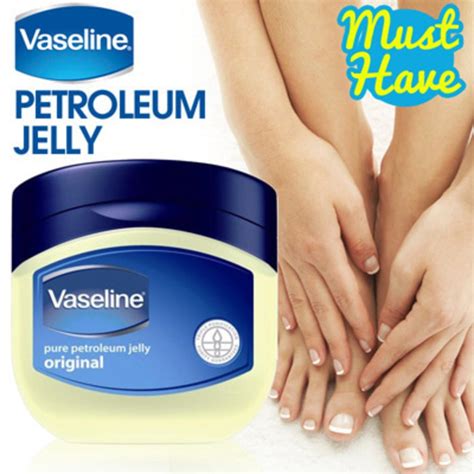 Harga yang cukup tinggi kekurangan yang pertama sudah pasti adalah masalah harganya. Vaseline Repairing Petroleum jelly (gel)/ Pelembab 50ml ...