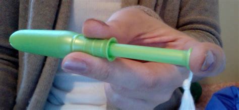 How do you insert a tampax pocket pearl tampon? How to insert a tampon - The Period Blog