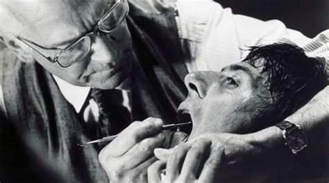 Maladie ou mort pour la personne que cette dent représente. Rêver de perdre ses dents - Signification des dents en ...