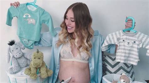 Check spelling or type a new query. 29. SSW: Bibi Heinicke erwartet jetzt tägliche Übungswehen ...