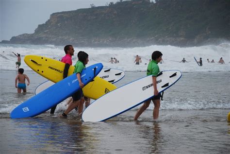 Zowel voor beginners als gevorderden zijn de golven geschikt. Surf, Zurriola | San sebastian, Surfen, Wellenreiten