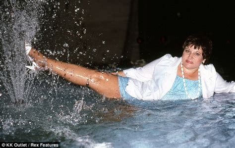 Hellogranny amateur mature toys pics compilation. They're all wet! Meet the wacky wife who is photographed ...