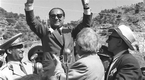 Adnan menderes zamanında sanayileşme ve şehirleşme hamlesi başladı, köye makine girdi, ulaşım, enerji. Türkiye`nin 9. Başbakanı Adnan Menderes - Demokrasinin ...