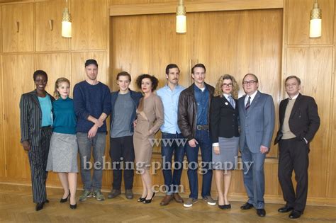 Anke engelke ist auch nach fast vier jahrzehnten feuer und flamme für ihren job auf der bühne und vor der kamera. DEUTSCHLAND 86 - KulturBlog-Berlin