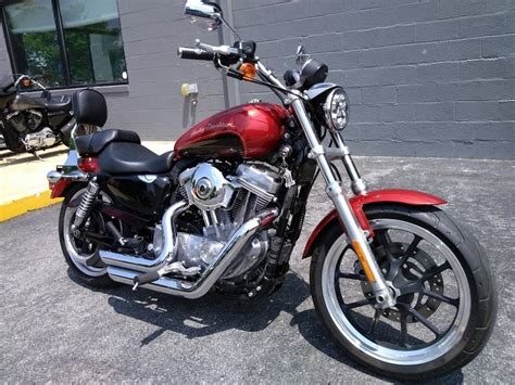 Balanced and responsive handling help rider and machine glide through corners with smooth confidence. 2013 Harley-Davidson® XL883L Sportster® 883 Superlow ...