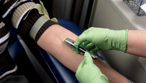 The average yearly income for an oncologist in the united states is between $102,154 and $413,932. What Is the Salary Range for a Phlebotomy Technician ...