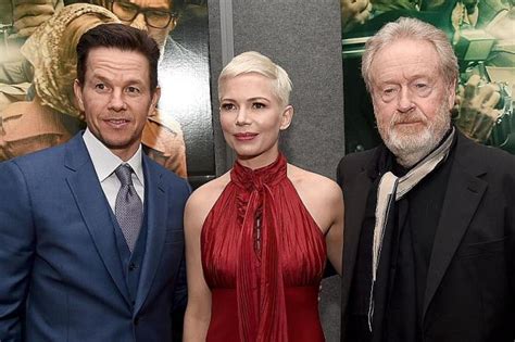 Williams is one of hoffman's character's love interests, which ends up being as complicated as his work. Hollywood uproar over Mark Wahlberg-Michelle Williams pay ...