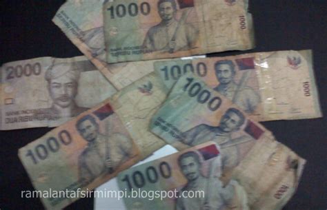 Ketiga, rupiah sebagai mata uang resmi indonesia harus terus dijaga nilainya, lantaran itu akan menentukan kesejahteraan masyarakat. 9 Arti Mimpi Lihat Uang Sobek Menurut Primbon Jawa ...