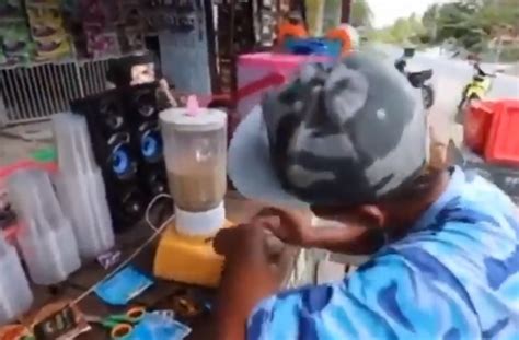 100 persen yang kami temui adalah sintetis. Viral di Twitter, Penjual Minuman Bergaya DJ Pinggir Jalan ...