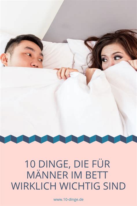 Küssen sie die finger, knöchel, handflächen und handgelenke ihres partners zunächst ganz sanft, dann immer leidenschaftlicher. 10 Dinge, die für Männer im Bett wirklich wichtig sind