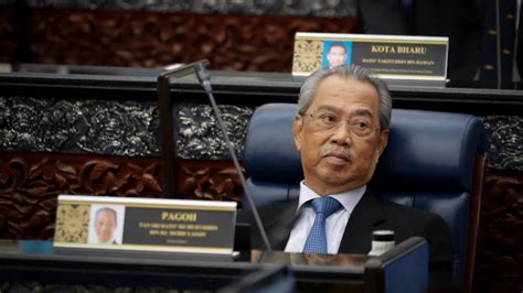 Yassin is a malaysian politician who has served as the 8th prime minister of malaysia since 1 march 2020. Malaysia PM wins tests of support, ousts house speaker | WOWK 13 News