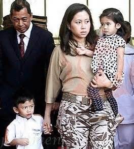 Dikabarkan newsweek, pangeran azim yang diketahui berprofesi. Maharum Bugis Syah (MBS): Azrinaz Dicerai Talak Satu - 17 ...