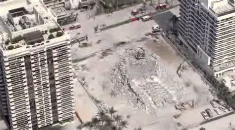 Authorities in miami beach, florida, responded to a partial building collapse early thursday morning.(source the building is located at 8777 collins avenue in surfside, florida, near miami. WSVN 7 News on Twitter: "#BREAKING: At least 1 injured in ...
