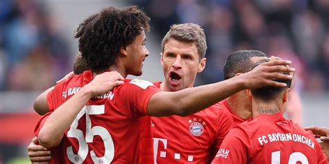 Joshua zirkzee fifa 21 career mode. FC Bayern München: Joshua Zirkzee macht sich für Miroslav ...