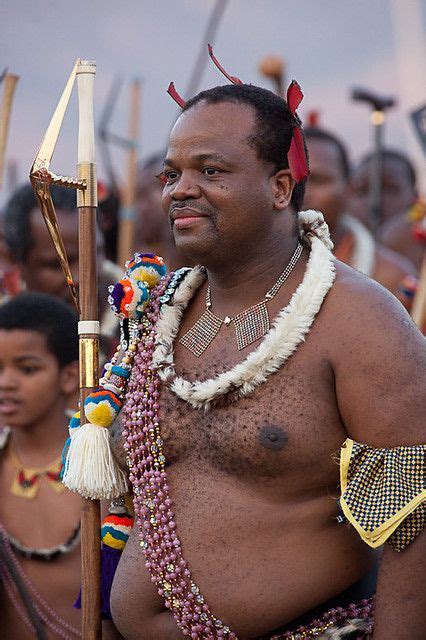 Last year, king mswati iii, married his latest bride, ms siphelele mashwama. King Mswati III in 2012 Umhlanga Festival | Zulu women ...