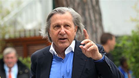 Also known as boomers, are the result of the end of world. Wimbledon : Ilie Nastase pas invité et pas le bienvenu ...