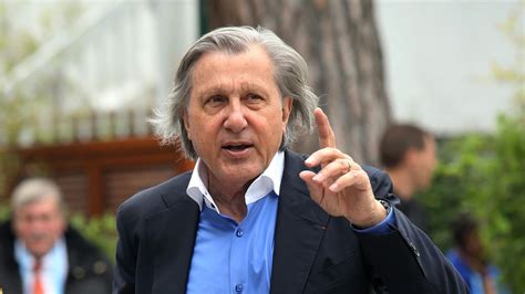 Also known as boomers, are the result of the end of world. Wimbledon : Ilie Nastase pas invité et pas le bienvenu ...