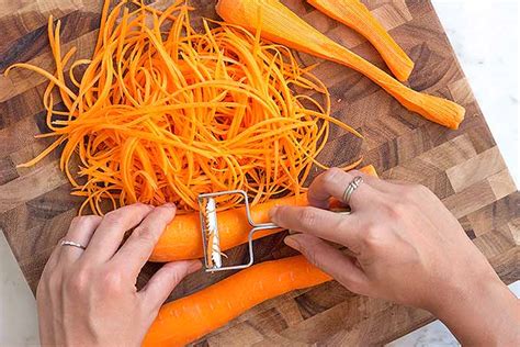 How do you make julienne potatoes? How To Julienne A Carrot / 1 435 Julienne Vegetables Stock Photos Pictures Royalty Free Images ...