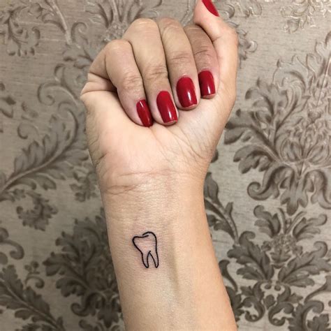 Оливейра чарльз (oliveira charles) мма полулегкий вес бразилия 17.10.1989. Pin de elise parker em Tattoos em 2020 | Tatuagem dente ...