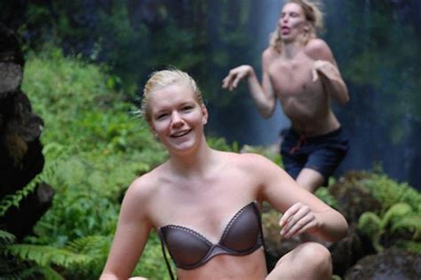 If it's true that laughter is the best medicine, consider this list a panacea. 20 Of The Funniest Photobombs Ever