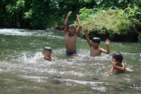 Glosarium 15 bahasa indonesia bahasa asing kata kunci bidang sumber; Nostalgia Mandi Sungai | Khairy Tajudin