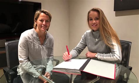 Giulia gwinn ihr idol war bastian schweinsteiger. L'astro nascente Giulia Gwinn ha scelto il Bayern Monaco ...