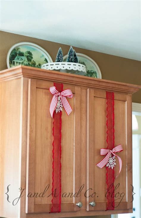 Hang a christmas wreath above your bed's headboard or attach to footboard. Christmas decorations cr-7 | Holiday decor christmas ...