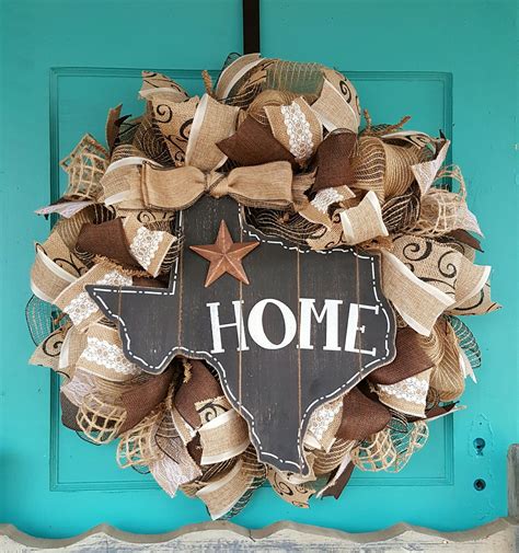 Sometimes it's the small details in your decor that can pull a style together. Pin by Jenn on DIY: Wreaths + Door hangers | Western ...