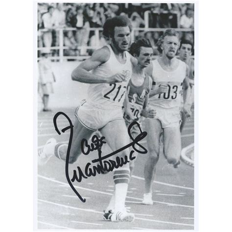 Alberto juantorena of cuba completed the first 400m and 800m double victory. Autographe Alberto JUANTORENA